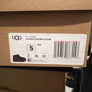 UGG Classic Ultra Mini Perform in Black